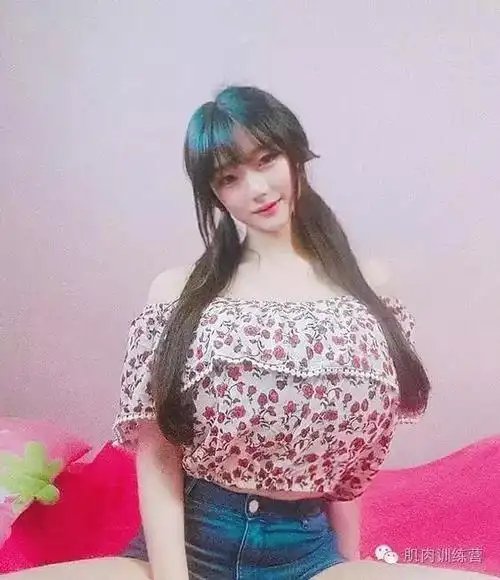 马甲线女老师,胸比头大.看完已窒息!