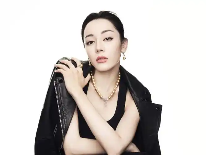 mikimoto全球代言人迪丽热巴##迪丽热巴邓妍