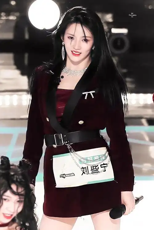 人间精灵的舞台已经结束了,刘些宁的舞台还在继续