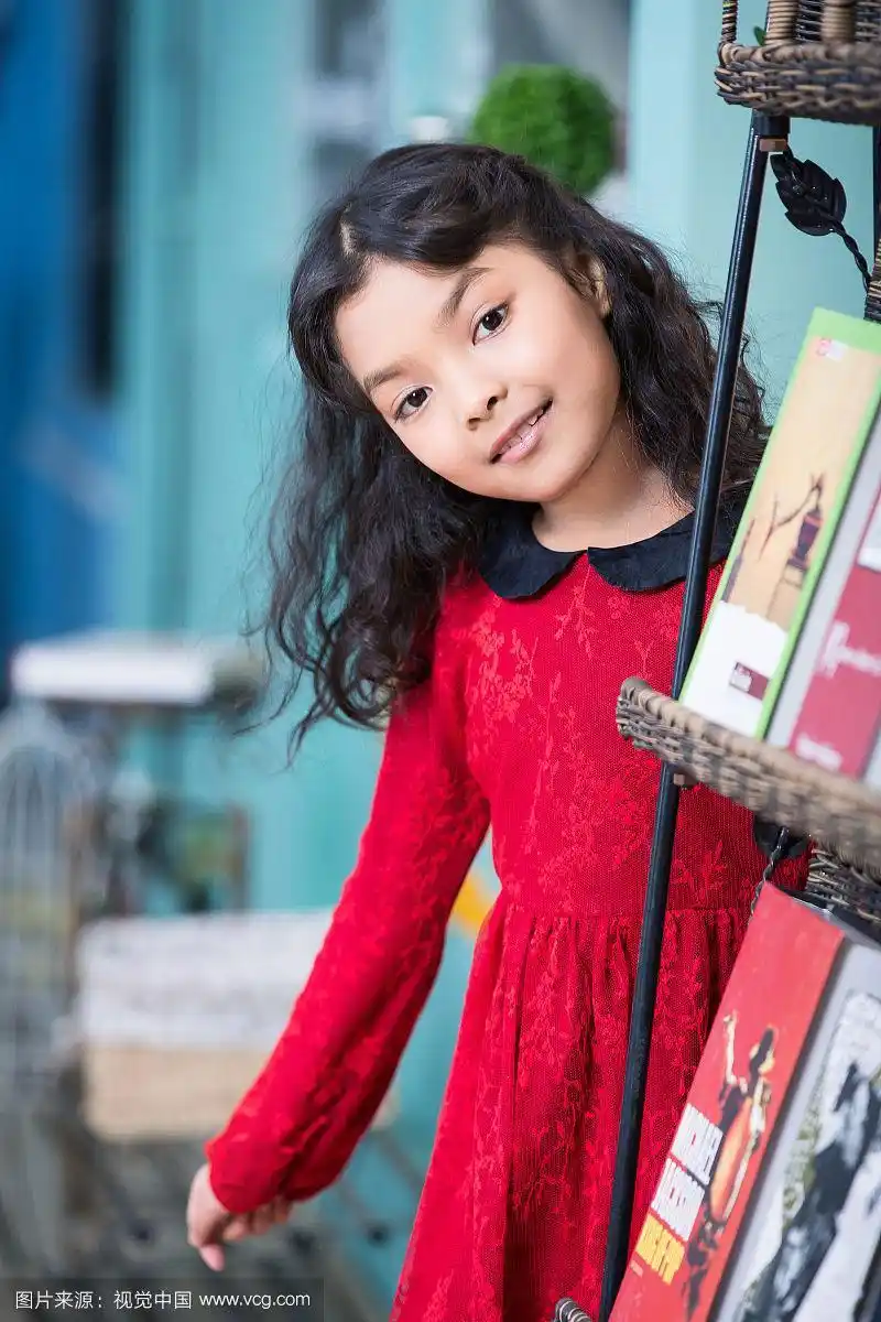 可爱的混血女孩