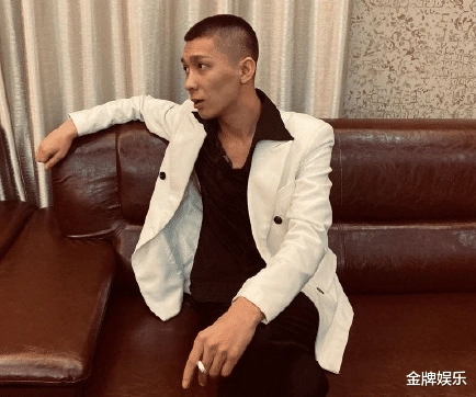 著名网红宏楠钓鱼时不幸离世好友方丈悲痛欲绝会协助处理后事