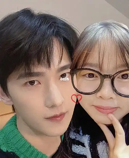 看看谁还没有和杨洋的合照啊啊