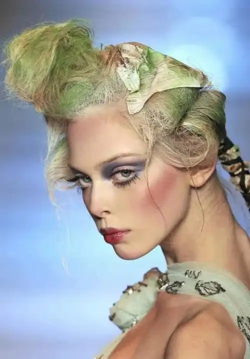 15岁叱咤t台tanyadziahileva史上最能打90后超模