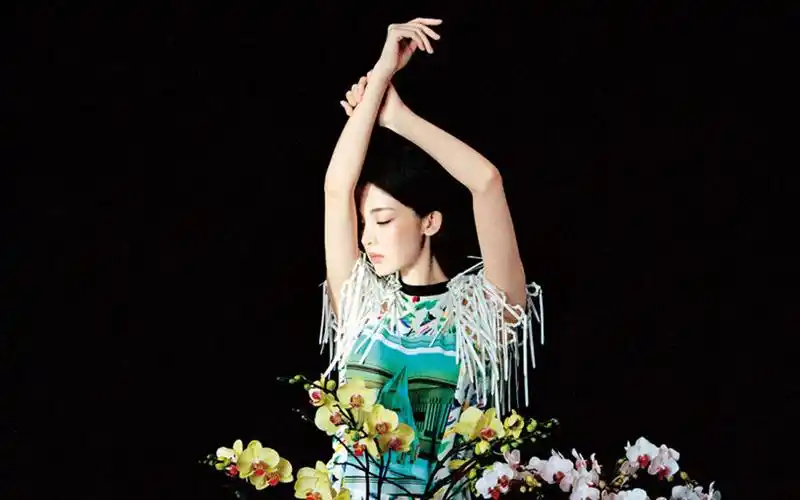 古力娜扎复古冷艳写真图片壁纸