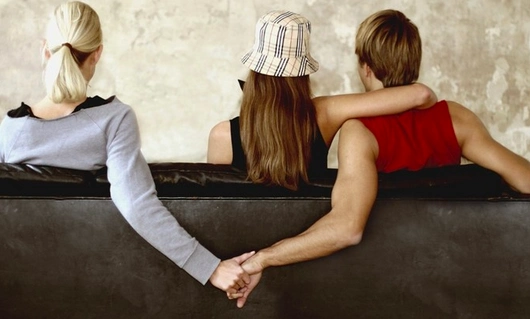 在爱情上,许多人都很害怕会遇上爱劈腿的情侣,感情上的不忠诚总是容易