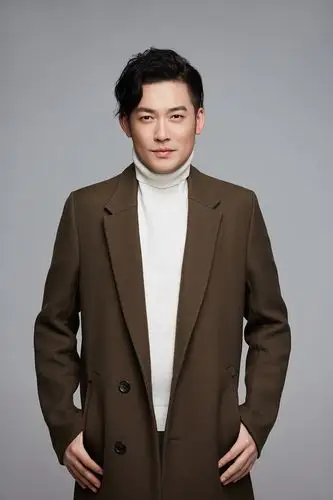 1/ 12 近日,演员张博曝光了一组与众不同的"别样"写真,该组大片一改