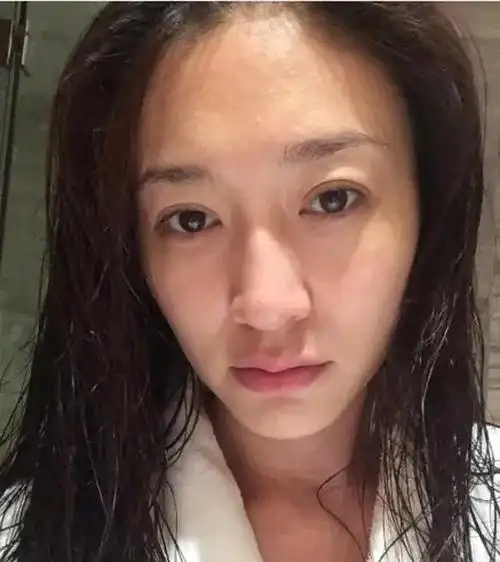 回顾:论素颜女神只服这6位,别人卸妆遮遮掩掩,她们化不化妆没差