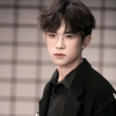 千玺头像高清图片最新艺术照易烊千玺爆帅照片