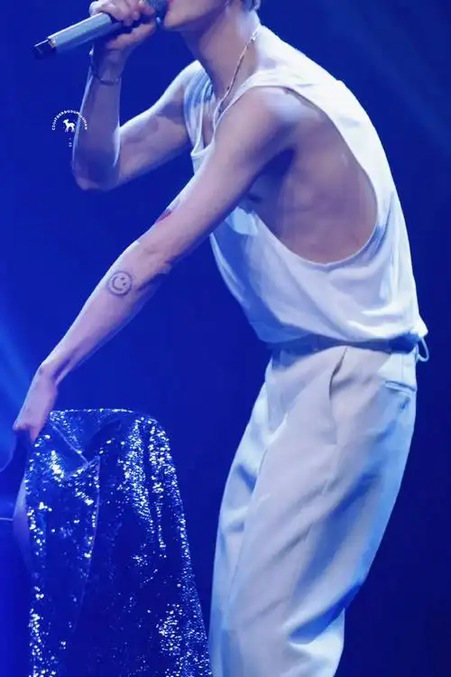 鹿晗33岁身材管理