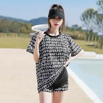 运动户外>游泳用品>女士泳衣>奇奈哒>奇奈哒学生潮牌游泳衣女分体三