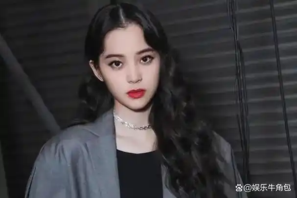 欧阳娜娜首次回应当初节目上喊陈伟霆爸爸王珞丹解释也没用