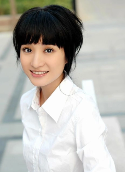 身高: 165cm 出生地: 广东省 出生日期: 1981年5月16日 职业: 演员