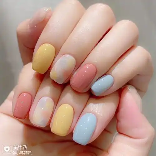 跳色春季元气美甲图片