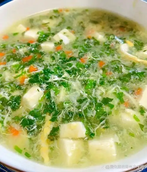 青菜咸肉酱油饭和青菜豆腐鸡蛋汤