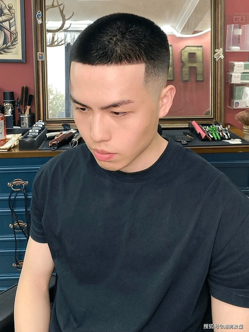 3款男生"不烫不染"短发参考,帅气有型,剪完让你秒变潮男_发型_头发