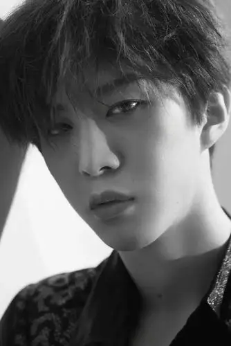 范丞丞时尚帅气写真高清图片