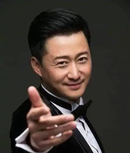 吴京的这张照片你绝对有印象,靠一张结婚照打遍天下的明星还有谁_动作