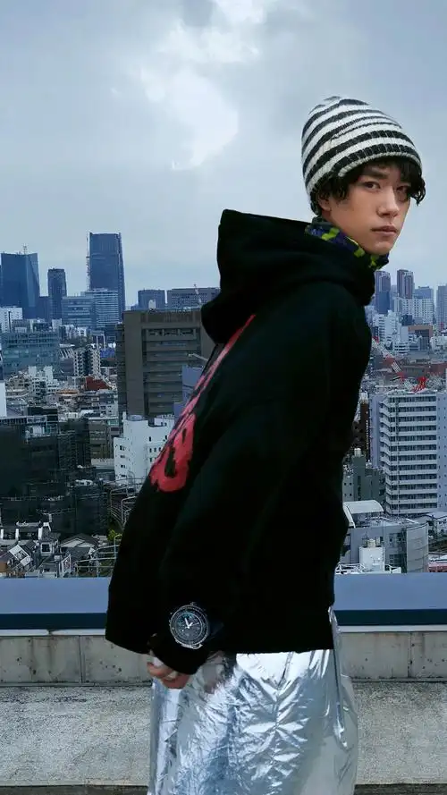 易烊千玺酷帅写真手机壁纸