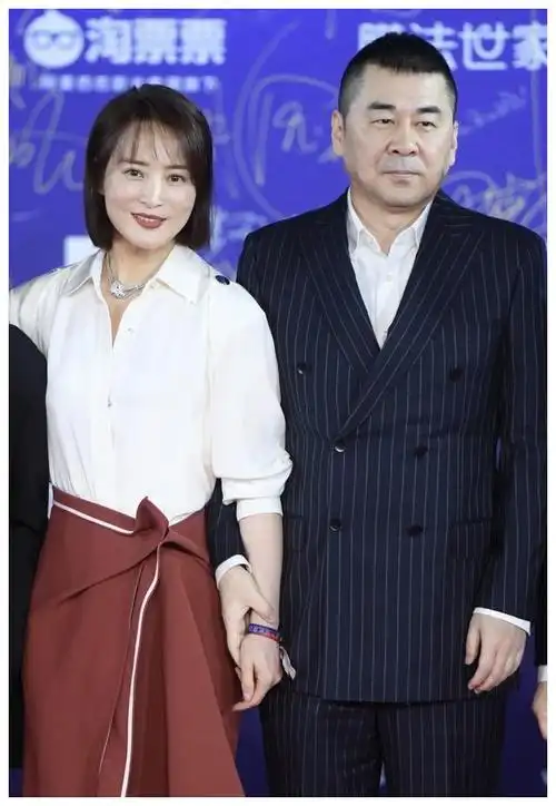 蒋勤勤与陈建斌 秀恩爱 一个动作诠释幸福