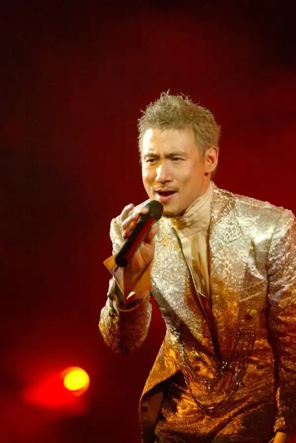 张学友唱歌只懂卖弄技巧?导演发文指责,姜涛被指感情更胜张学友