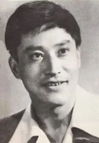 36,中叔皇(1924—2005) ,生于南京.