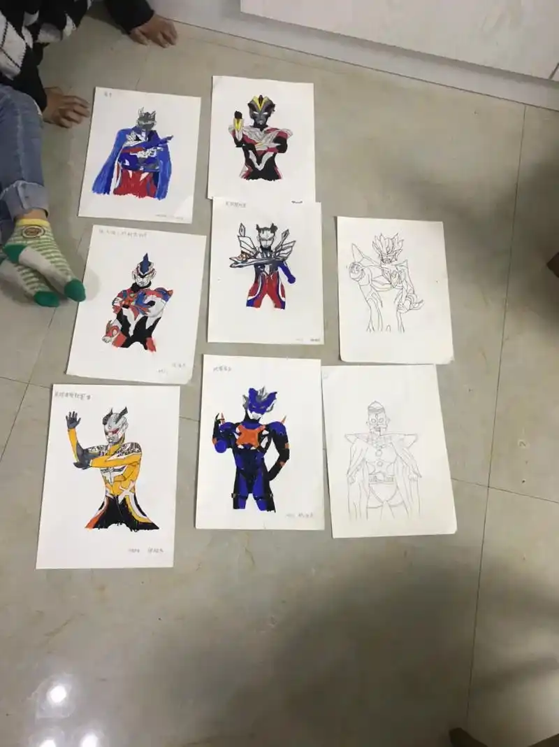 临摹奥特曼 一年级小盆友画的奥特曼,最后一个是弟弟画的 - 抖音