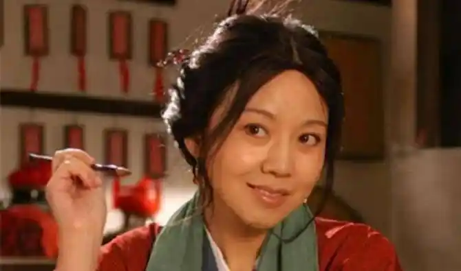 原创52岁闫妮身材似少女时尚照十分惊艳网友表示认不出