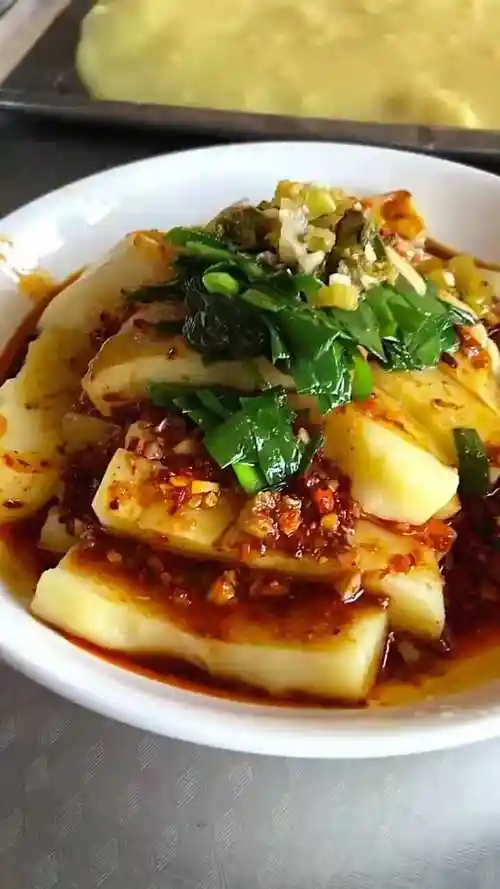 陕西特色小吃浆水鱼鱼和搅团,夏天本地人最爱吃的小吃!