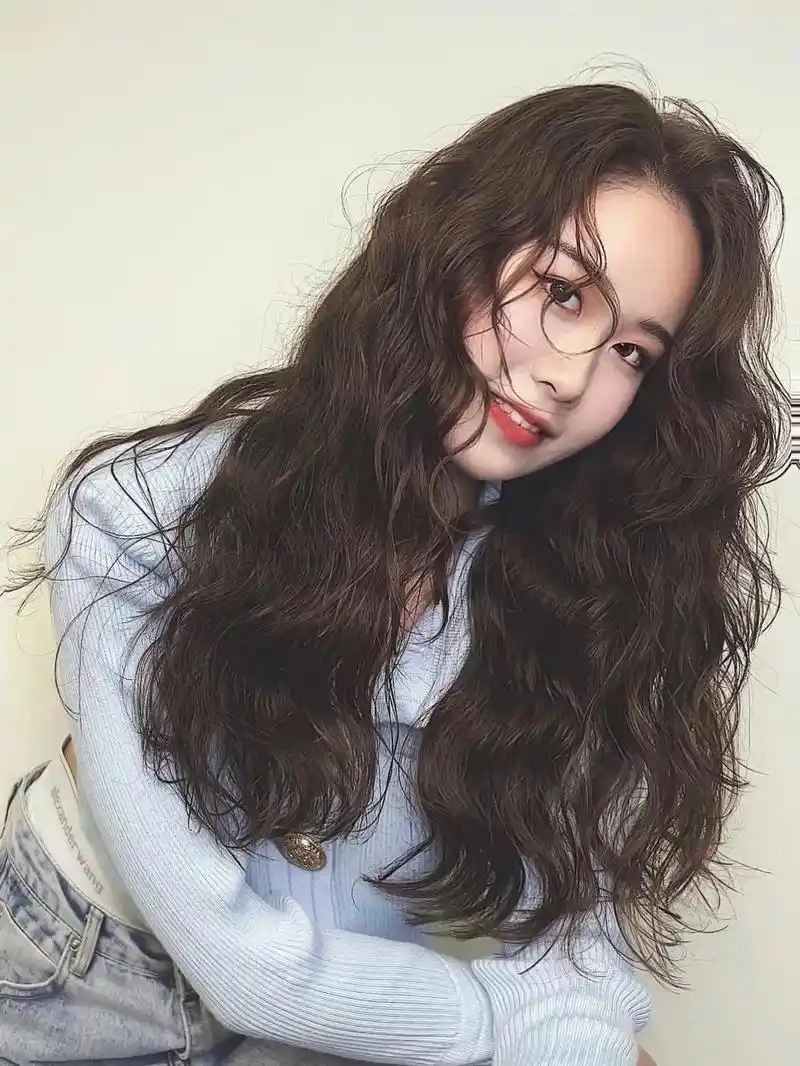 法式高级感卷发 2022减龄发型推荐  - 抖音