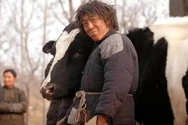 黄渤,一个标签是草根和"土气"的男演员.