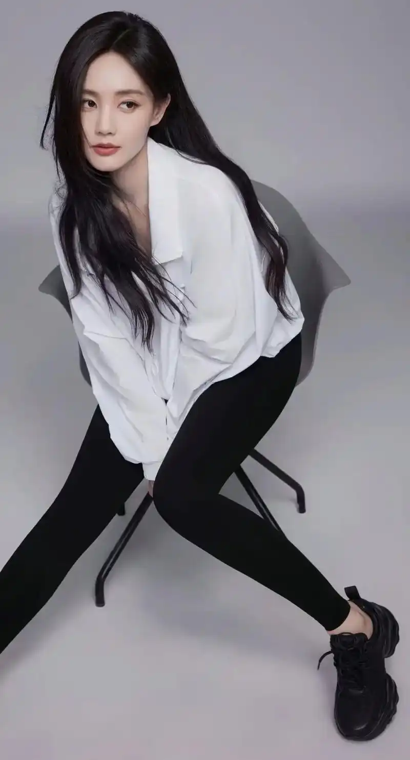 李一桐,1990年9月6日出生于山东省济南市,中国内地女演员 - 抖音