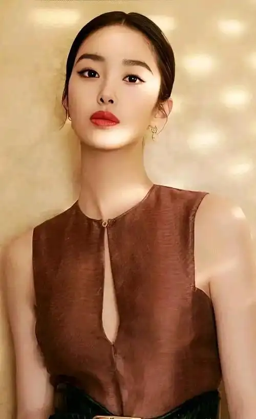 杨采钰明星壁纸2