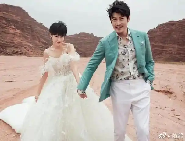 鲍蕾鲍莉鲍蕾鲍莉对比照