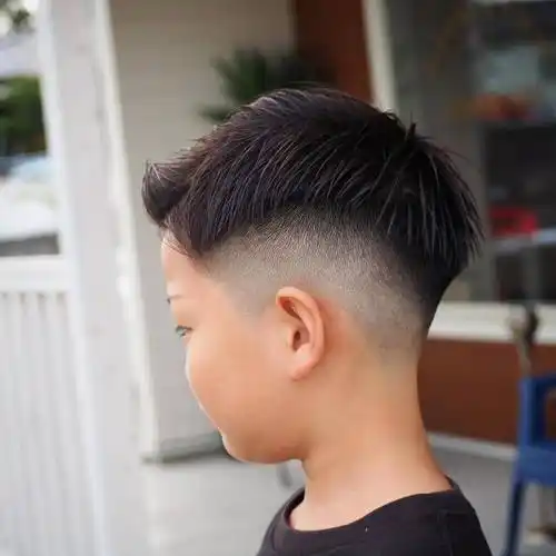 今夏最帅气小男孩发型来了,百变时尚很有型,赶快收藏吧_孩子_头发