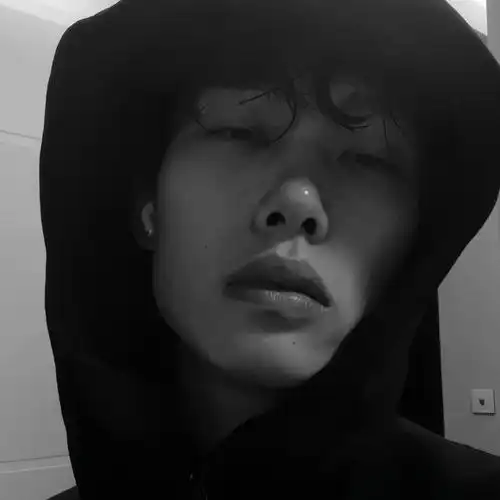 黑白男生头像高冷气质  禁欲系黑色冷淡风头像男生