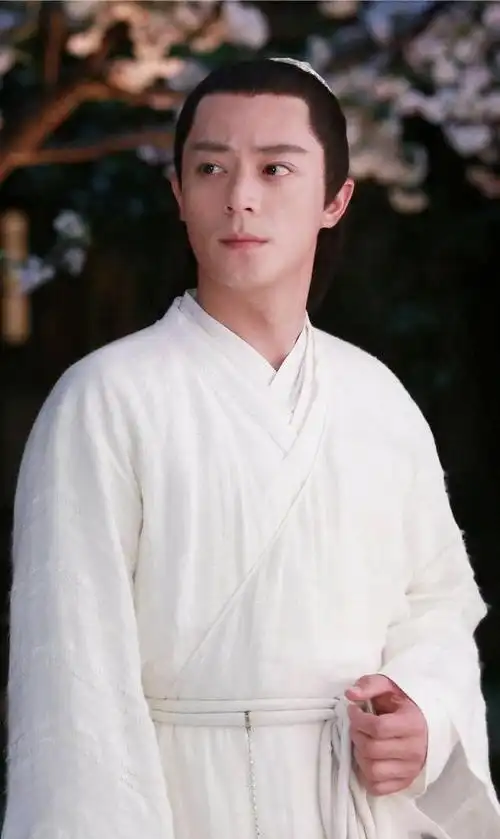 随着年龄的增长,霍建华不愿回到家里那个让人感到压抑的环境.