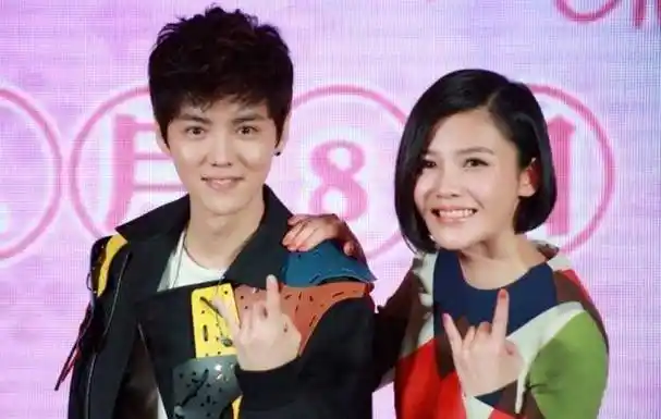 看完这10张照片你就全懂了!_张艺兴_长相_王祖蓝