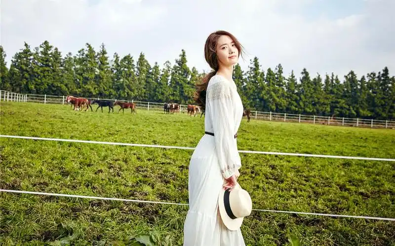 韩国美女林允儿治愈系桌面壁纸下载