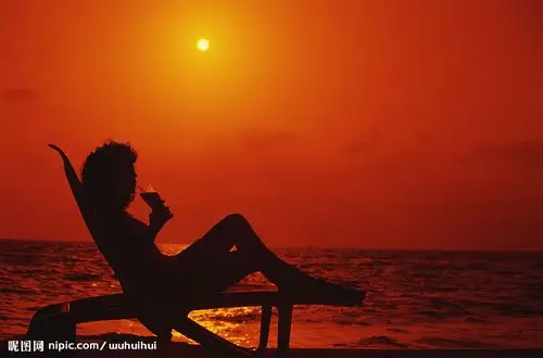 跪求带夕阳背景的单人背影图片,单女无所谓