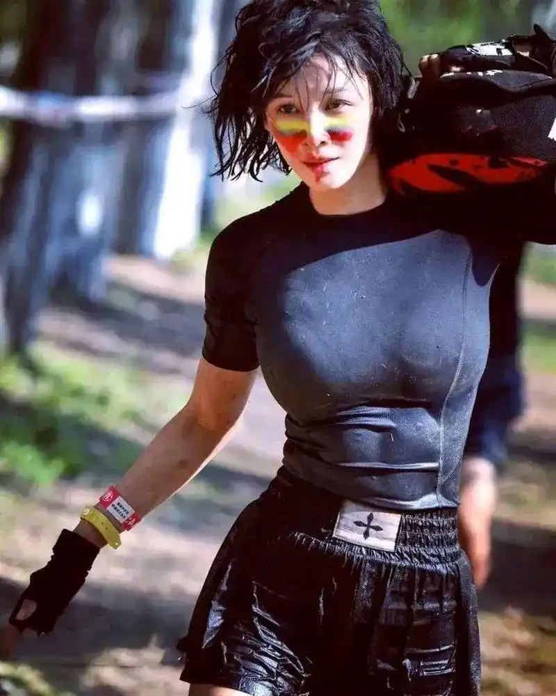 张蓝心,在没有进娱乐圈时,她是国家级的跆拳道运动员  她受成龙邀请