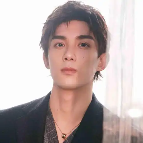 俊朗少年吴磊帅气头像