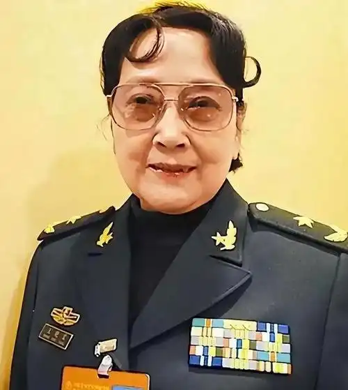 她是少将军衔女演员,曾任八一厂长,如今90岁依旧美丽动人!