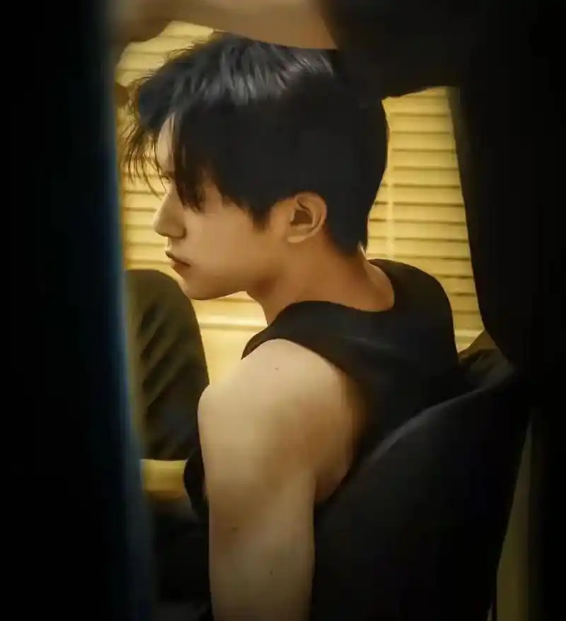 易烊千玺头像分享