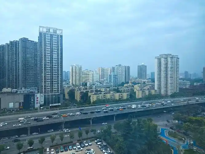 350平租49含税 户型方正,西安高新区二环南路西段新世纪大厦(光远路)