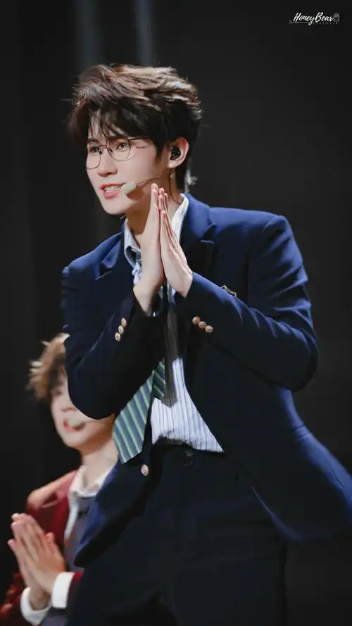 张真源奔跑吧##时代少年团cha了初雪