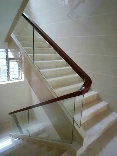 东莞市尚品木业: 专业生产加工全实木扶手,落地窗台护拦,钢木楼梯