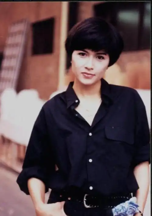 她与郑伊健相恋7年,分手后至今未婚,住豪宅却独自一人!