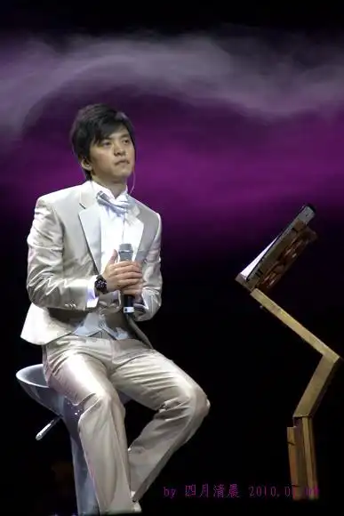 p>李健,1974年9月23日出生于黑龙江省哈尔滨市,中国内地流行乐男歌手