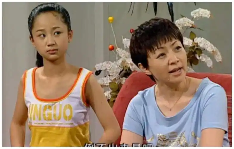 因《家有儿女》小雪走红,后遭到男友车库殴打,今沦为龙套被遗忘专车