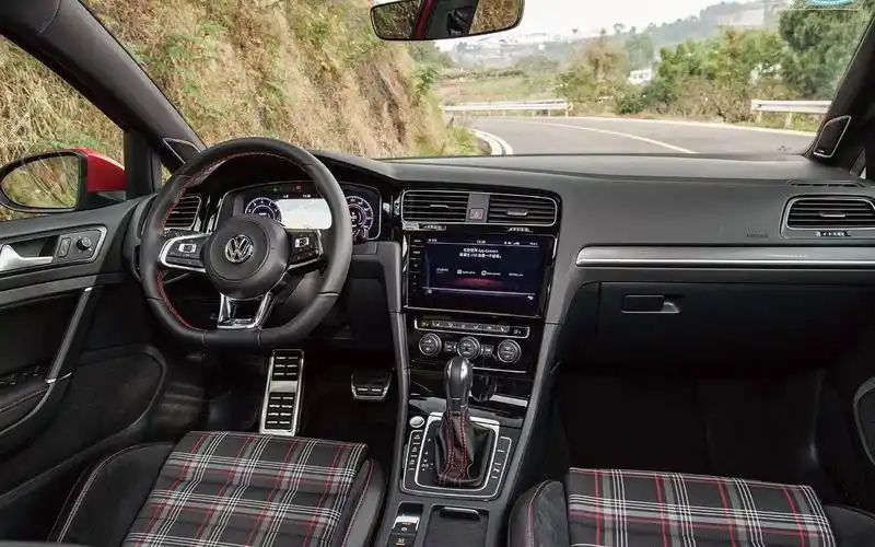 拥有一部gti,我宁愿 试驾2018款一汽大众高尔夫gti